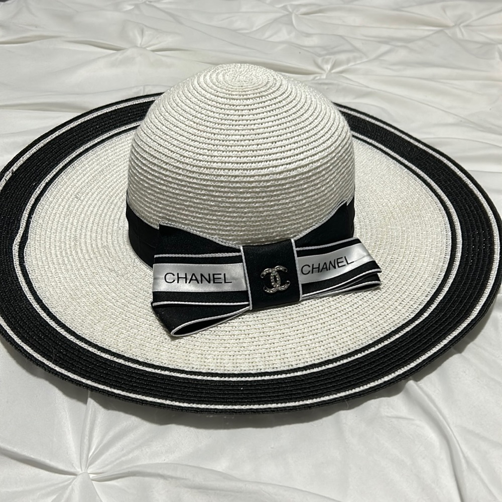Beautiful Sun Hat Black and White